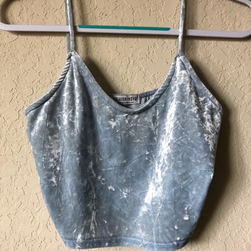 Fashion nova crop top